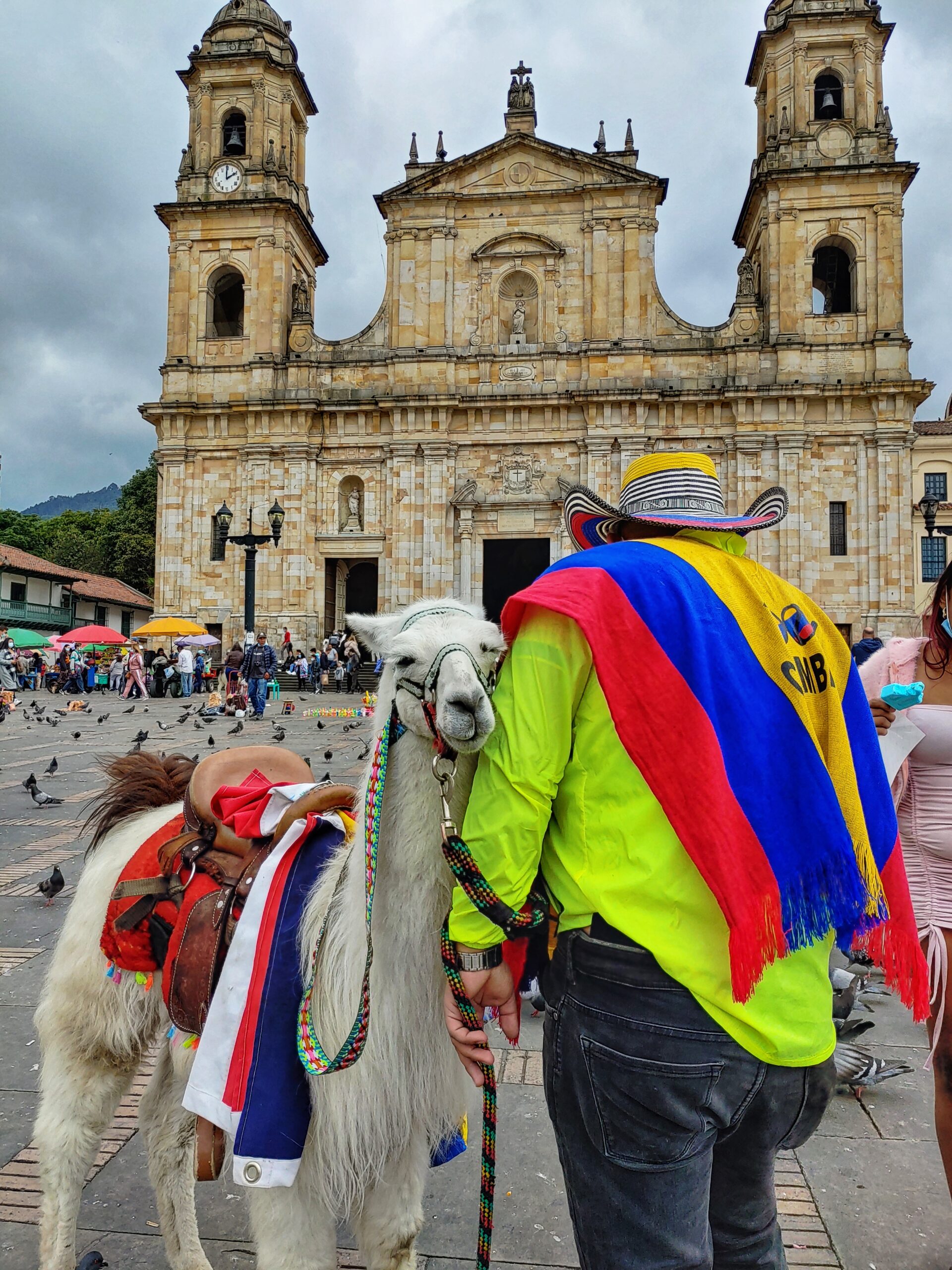 Plaza-bolivar-Bogota-3-1